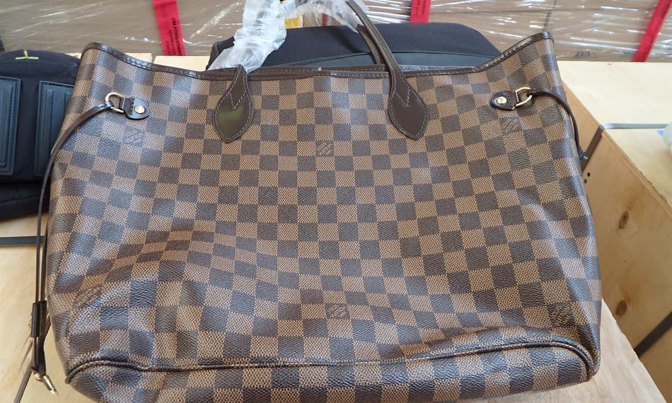 2017-8-11-1015foto 14 - kabelka Louis Vuitton.JPG